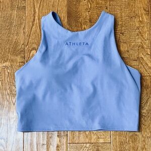 NEW WITHOUT TAGS Womens Athleta Conscious Crop Top - Medium - Removable Pads
